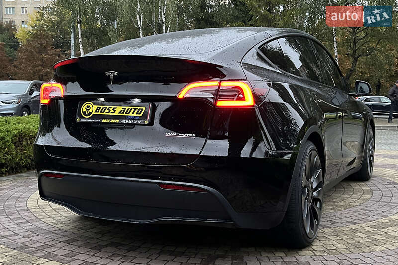 Позашляховик / Кросовер Tesla Model Y 2024 в Львові