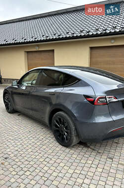 Позашляховик / Кросовер Tesla Model Y 2023 в 