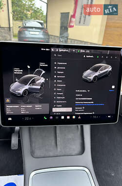 Позашляховик / Кросовер Tesla Model Y 2023 в 