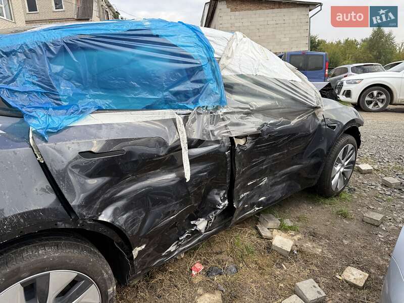 Позашляховик / Кросовер Tesla Model Y 2025 в Луцьку