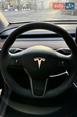 Позашляховик / Кросовер Tesla Model Y 2023 в 