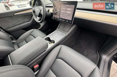 Внедорожник / Кроссовер Tesla Model Y 2024 в 