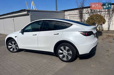 Внедорожник / Кроссовер Tesla Model Y 2024 в 