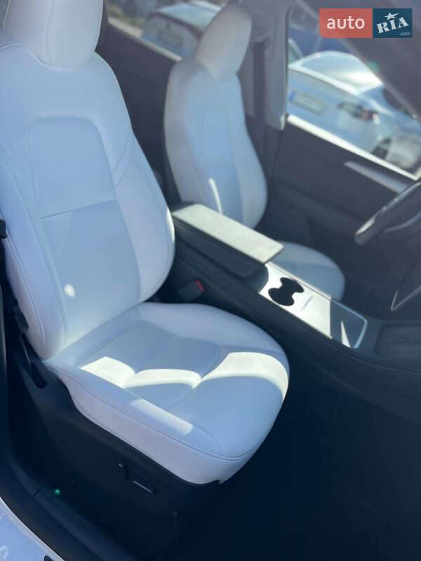 Внедорожник / Кроссовер Tesla Model Y 2024 в Днепре