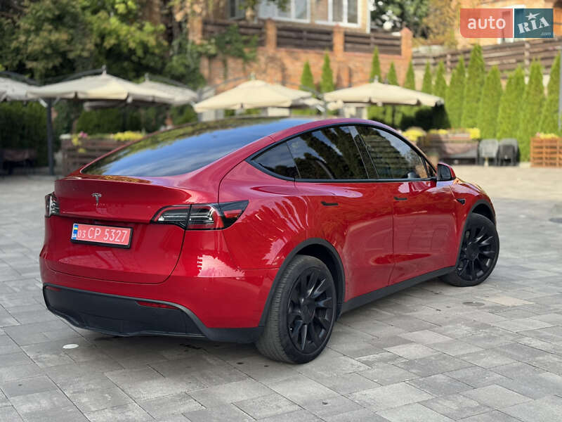 Позашляховик / Кросовер Tesla Model Y 2023 в 