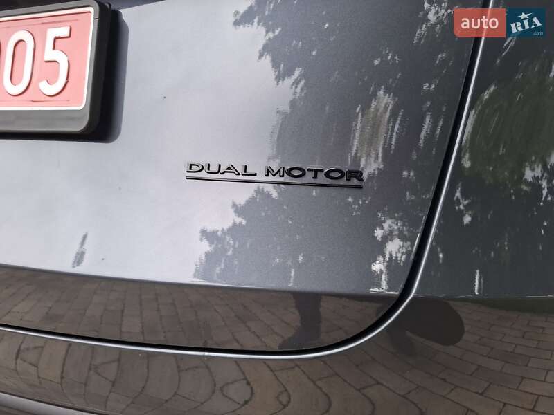 Позашляховик / Кросовер Tesla Model Y 2023 в Києві
