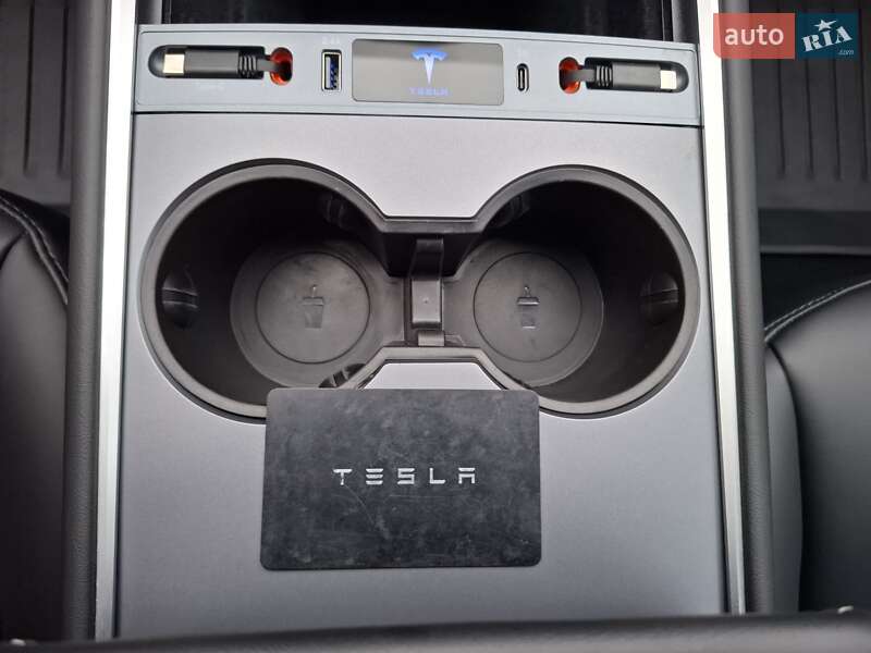 Позашляховик / Кросовер Tesla Model Y 2023 в Києві