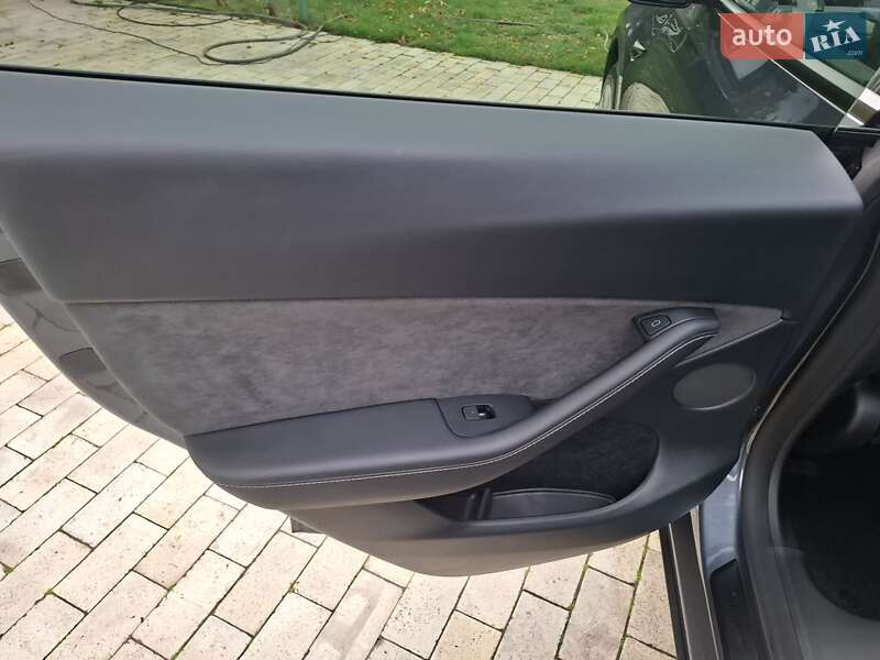 Позашляховик / Кросовер Tesla Model Y 2023 в Києві