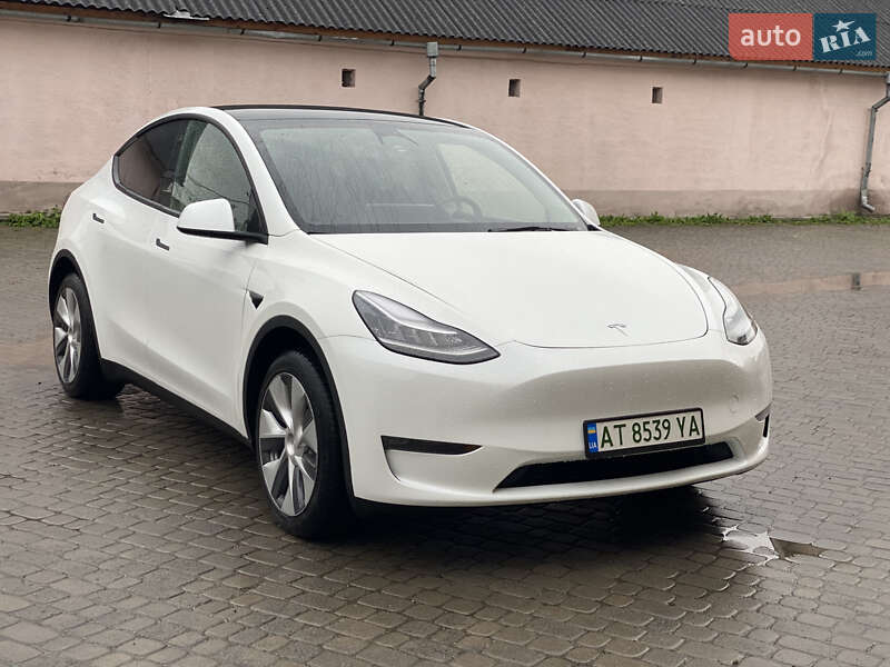 Tesla Model Y 2022