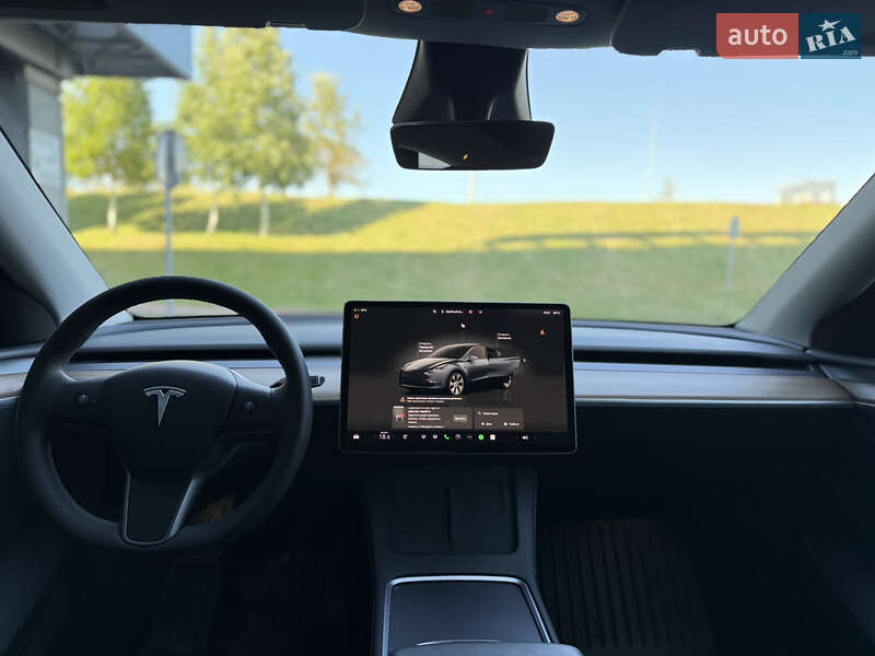 Внедорожник / Кроссовер Tesla Model Y 2024 в Киеве