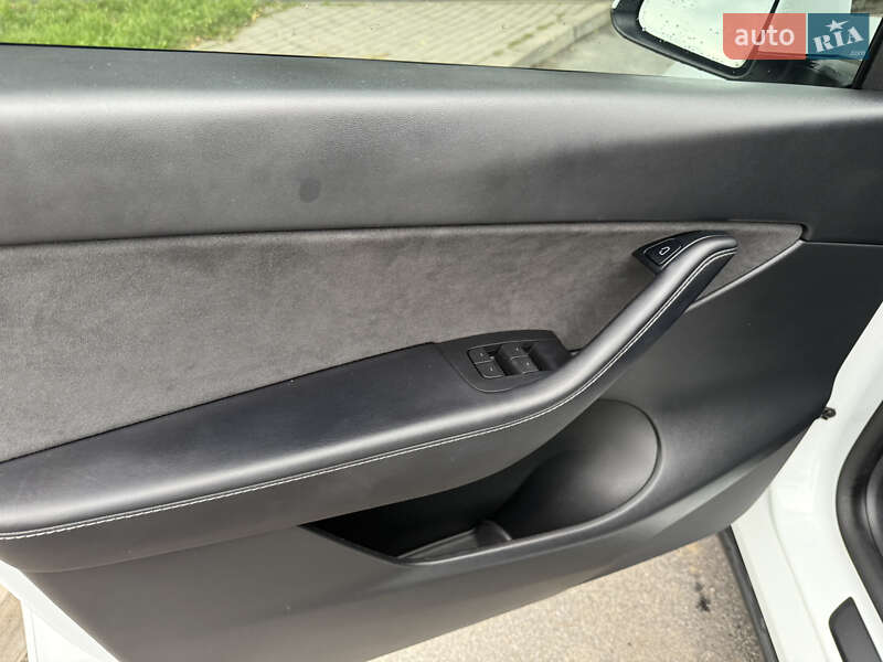 Позашляховик / Кросовер Tesla Model Y 2022 в Вінниці фото 12 Позашляховик / Кросовер Tesla Model Y 2022 в Вінниці