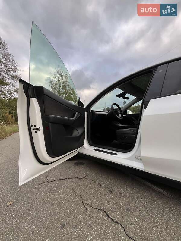 Внедорожник / Кроссовер Tesla Model Y 2021 в Макарове фото 6 Внедорожник / Кроссовер Tesla Model Y 2021 в Макарове