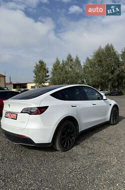 Позашляховик / Кросовер Tesla Model Y 2023 в 