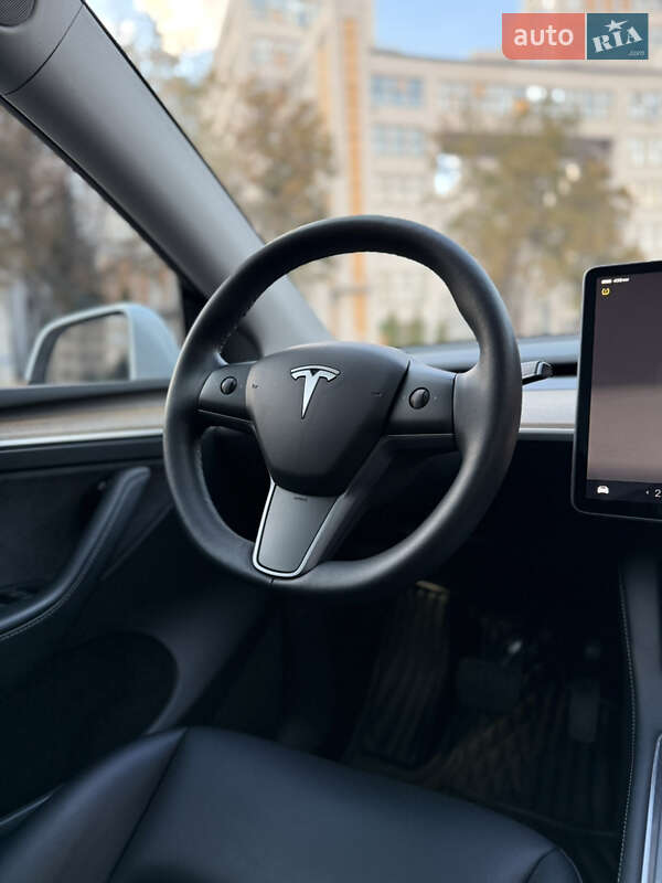 Позашляховик / Кросовер Tesla Model Y 2022 в Харкові