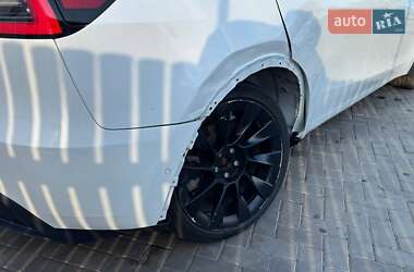 Позашляховик / Кросовер Tesla Model Y 2020 в 