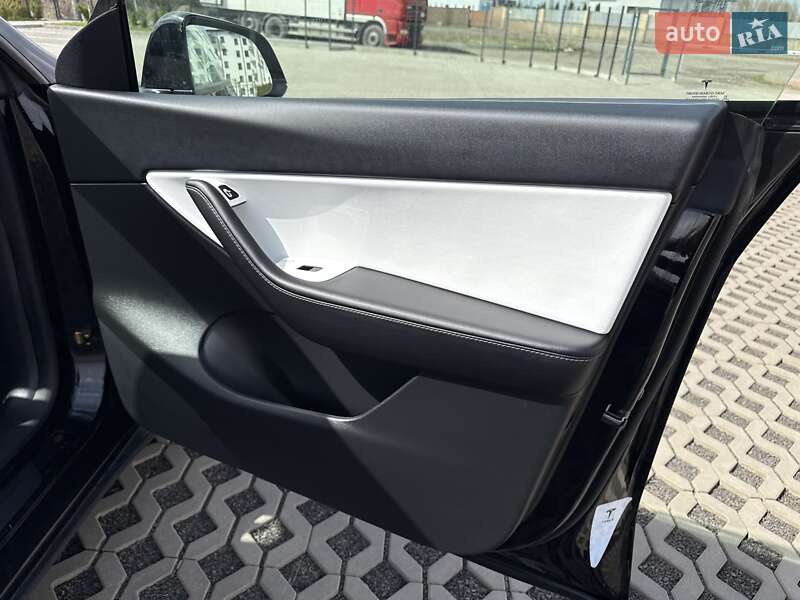 Внедорожник / Кроссовер Tesla Model Y 2022 в Луцке