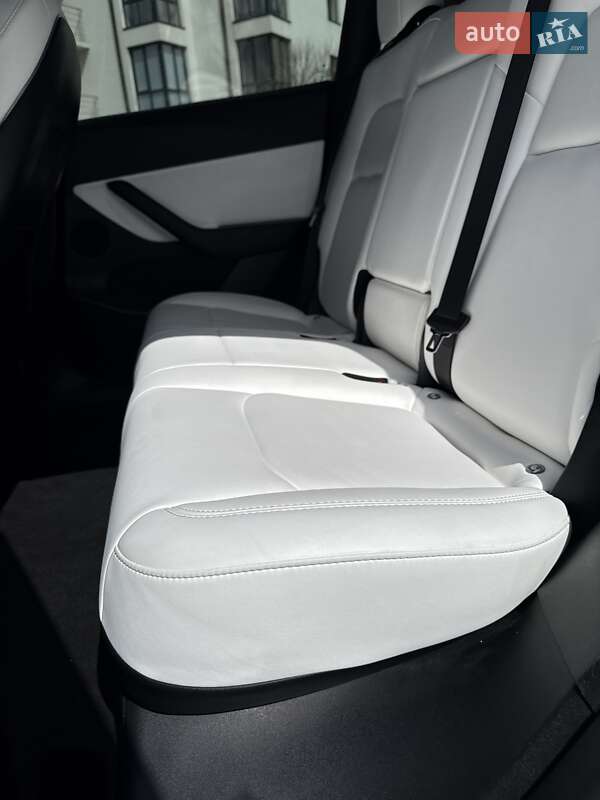 Внедорожник / Кроссовер Tesla Model Y 2022 в Луцке