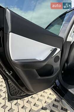 Внедорожник / Кроссовер Tesla Model Y 2022 в 