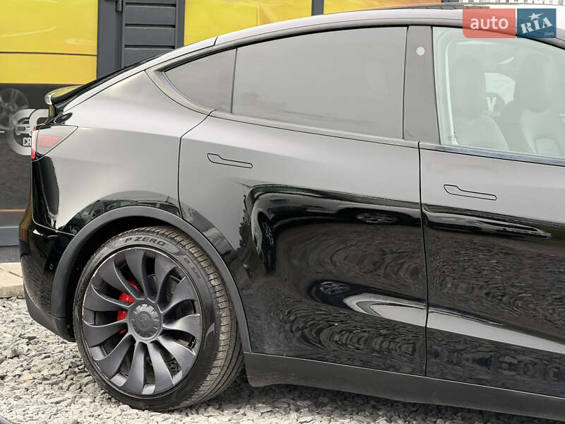 Позашляховик / Кросовер Tesla Model Y 2021 в Стрию