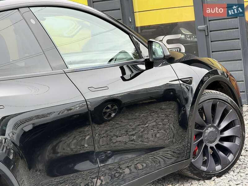 Позашляховик / Кросовер Tesla Model Y 2021 в Стрию