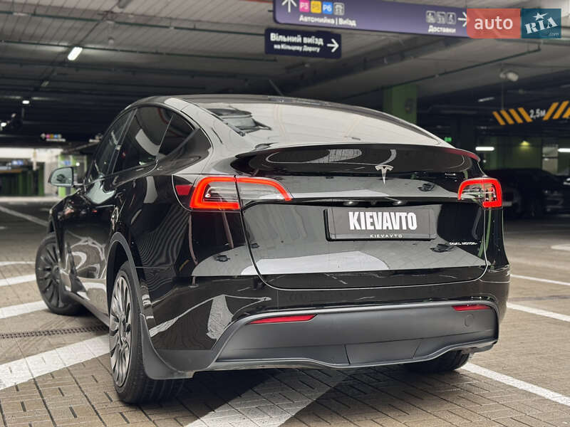 Внедорожник / Кроссовер Tesla Model Y 2023 в Киеве