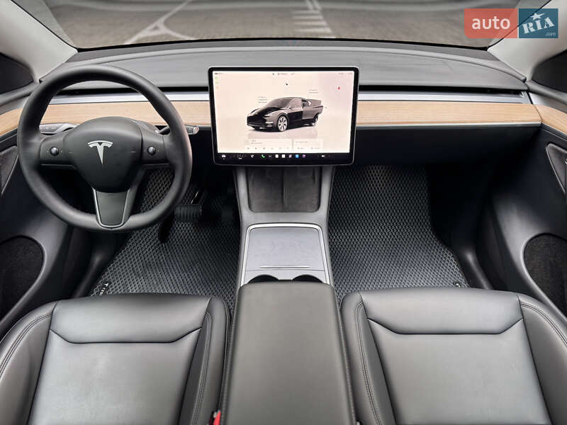 Внедорожник / Кроссовер Tesla Model Y 2023 в Киеве