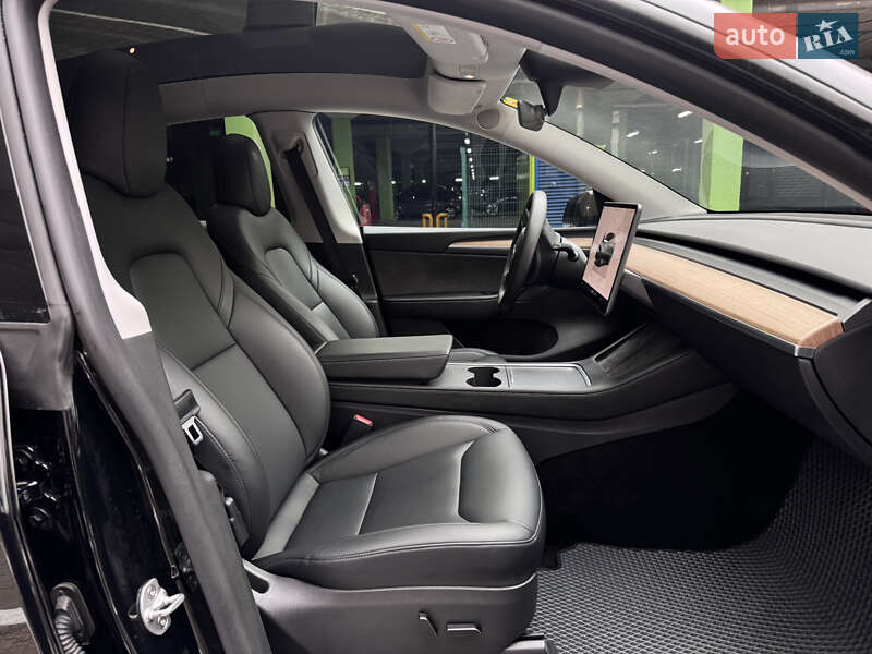 Внедорожник / Кроссовер Tesla Model Y 2023 в Киеве