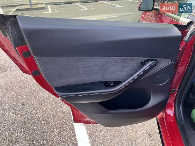 Внедорожник / Кроссовер Tesla Model Y 2020 в Киеве