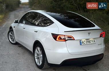 Позашляховик / Кросовер Tesla Model Y 2021 в 