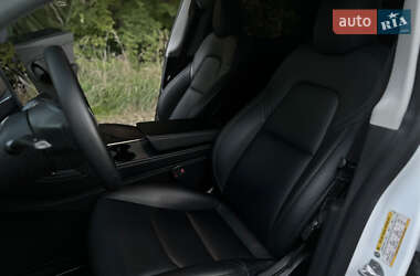 Позашляховик / Кросовер Tesla Model Y 2021 в 