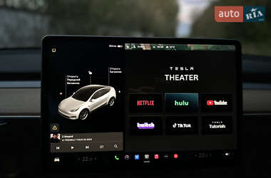 Позашляховик / Кросовер Tesla Model Y 2021 в 