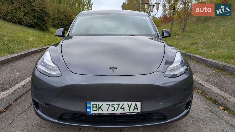 Внедорожник / Кроссовер Tesla Model Y 2021 в Ровно