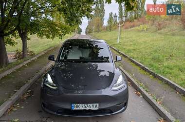 Позашляховик / Кросовер Tesla Model Y 2021 в Рівному