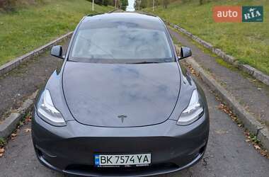 Позашляховик / Кросовер Tesla Model Y 2021 в 