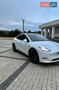 Позашляховик / Кросовер Tesla Model Y 2022 в 