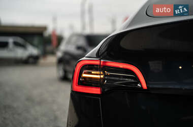 Внедорожник / Кроссовер Tesla Model Y 2021 в 