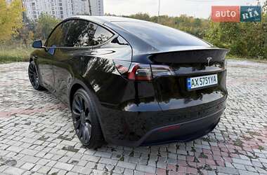 Позашляховик / Кросовер Tesla Model Y 2024 в 