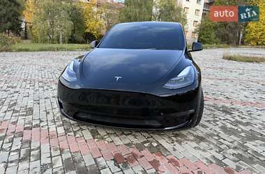 Позашляховик / Кросовер Tesla Model Y 2024 в 