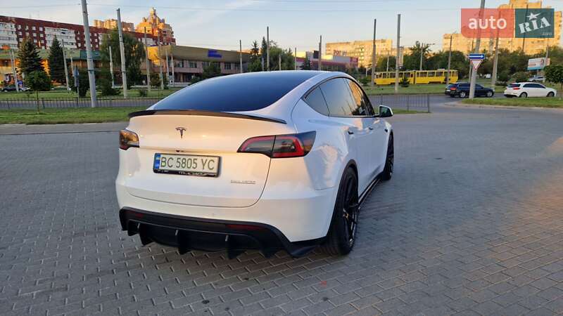 Позашляховик / Кросовер Tesla Model Y 2022 в Львові