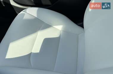Позашляховик / Кросовер Tesla Model Y 2021 в 