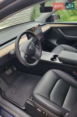 Позашляховик / Кросовер Tesla Model Y 2022 в  фото 9 Позашляховик / Кросовер Tesla Model Y 2022 в