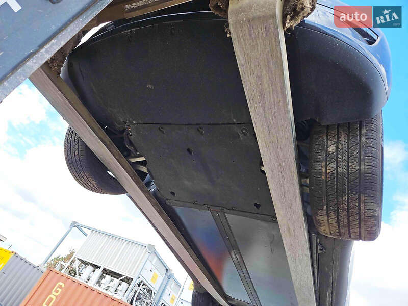 Позашляховик / Кросовер Tesla Model Y 2024 в Хмельницькому фото 15 Позашляховик / Кросовер Tesla Model Y 2024 в Хмельницькому