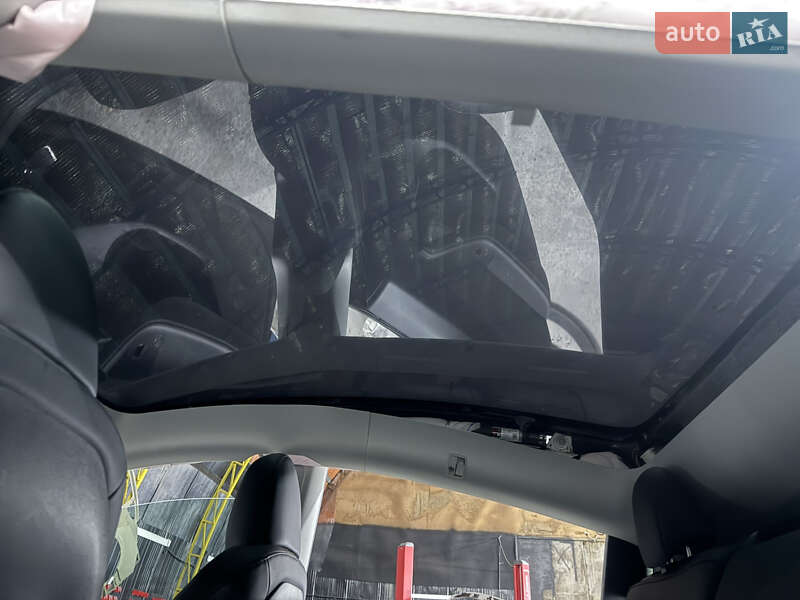 Позашляховик / Кросовер Tesla Model Y 2023 в Самборі