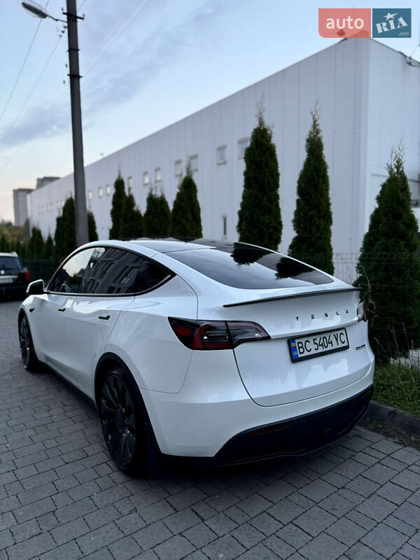 Внедорожник / Кроссовер Tesla Model Y 2023 в Львове