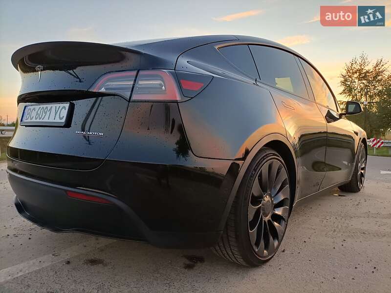 Tesla Model Y 2022