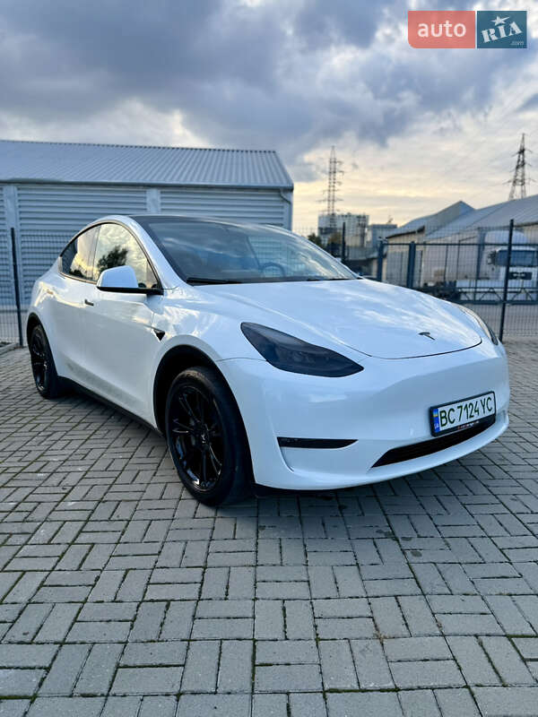 Позашляховик / Кросовер Tesla Model Y 2023 в Львові