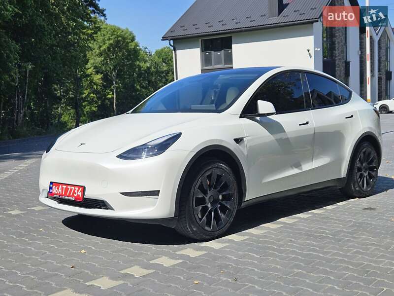 Позашляховик / Кросовер Tesla Model Y 2023 в Тернополі