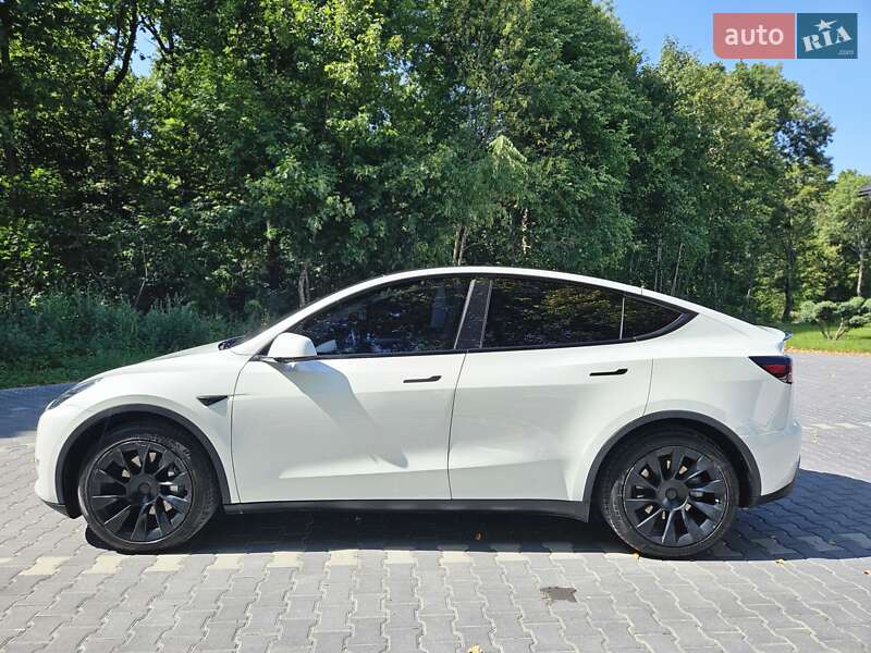 Позашляховик / Кросовер Tesla Model Y 2023 в Тернополі
