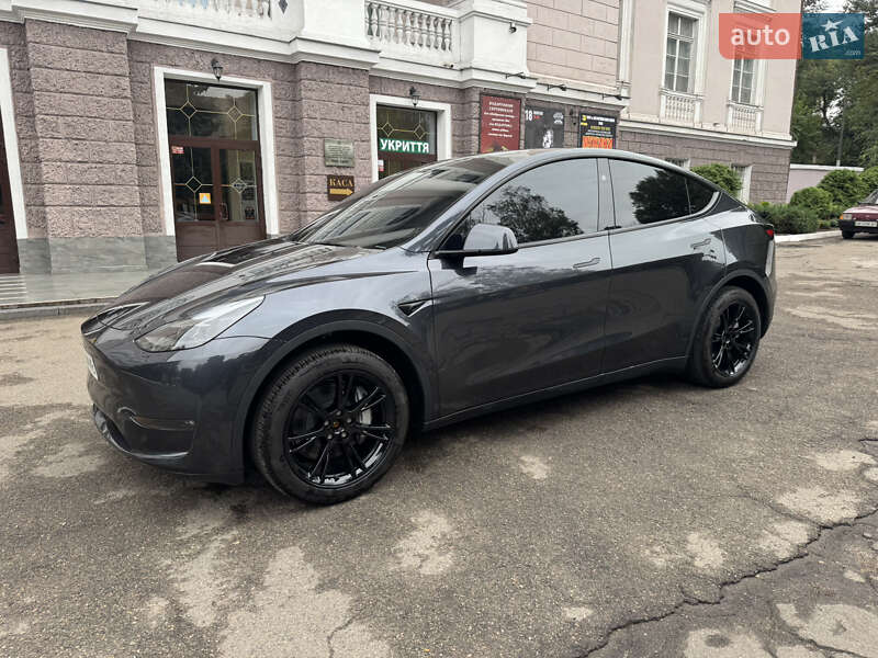 Позашляховик / Кросовер Tesla Model Y 2024 в Кам'янському
