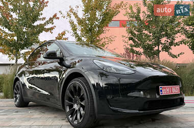 Позашляховик / Кросовер Tesla Model Y 2023 в 